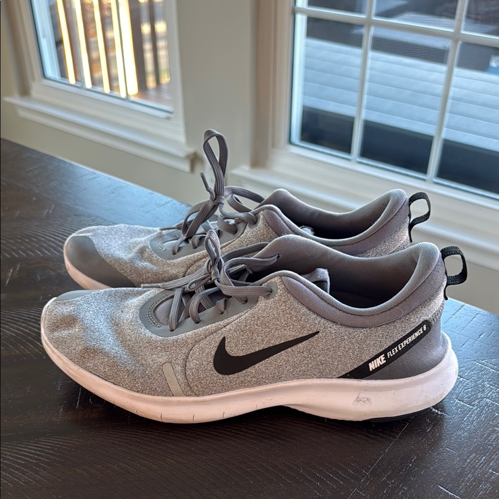 Nike Flex Experience RN 7 Gray and Black Sneakers